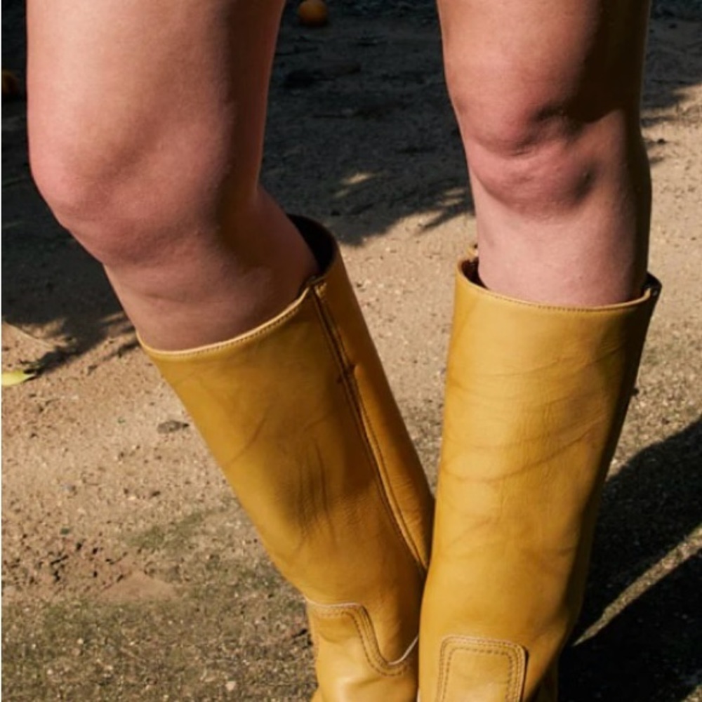 NWT Frye Camryn Leather Tall Boots in banana - Picture 4 of 13